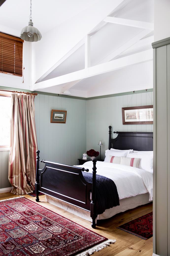 An antique rug from [Bowral Rug Gallery](https://www.facebook.com/BowralRugGallery/|target="_blank") grounds and warms up this elegant guestroom.

Pendant **light**, [Perfect Pieces](http://www.perfectpieces.com.au/?utm_campaign=supplier/|target="_blank"). **Bed**, [Freedom](http://www.freedom.com.au/?utm_campaign=supplier/|target="_blank").