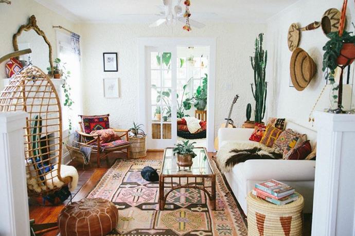 Carly Summers bohemian themed living room. Photo: [@carlaypage](https://www.instagram.com/carlaypage/|target="_blank").