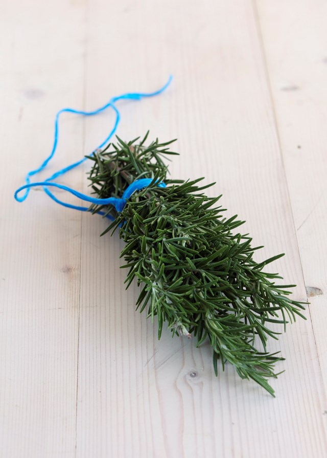 Use twine to tie the rosemary in small bunches.