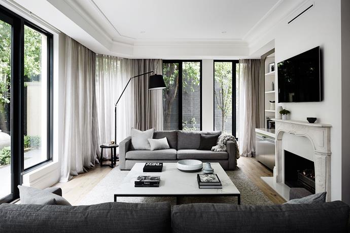 Reader Rewards by [Griffiths Design Studio](http://www.griffithsdesignstudio.com.au/|target="_blank"|rel="nofollow"). For naturally-dark rooms, try mixing a light palette, smart black accents and floor-to-ceiling windows. *Photography: Sharyn Cairns.*