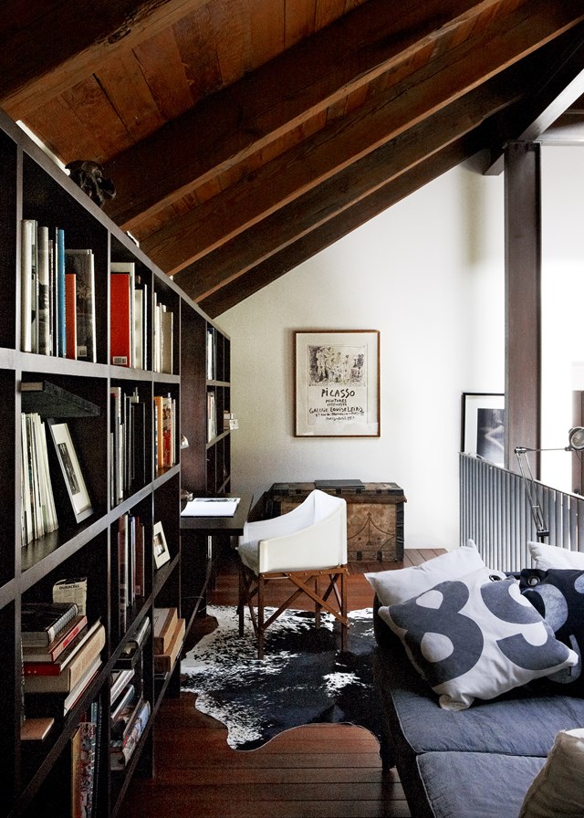 This [office nook](https://www.homestolove.com.au/an-urban-barn-with-rustic-charm-4835|target="_blank") is just as cozy as it is chic. The mix of vintage and modern pieces makes it the perfect place to get down to work.

*Photographer: Martin Lof | Story: Real Living*