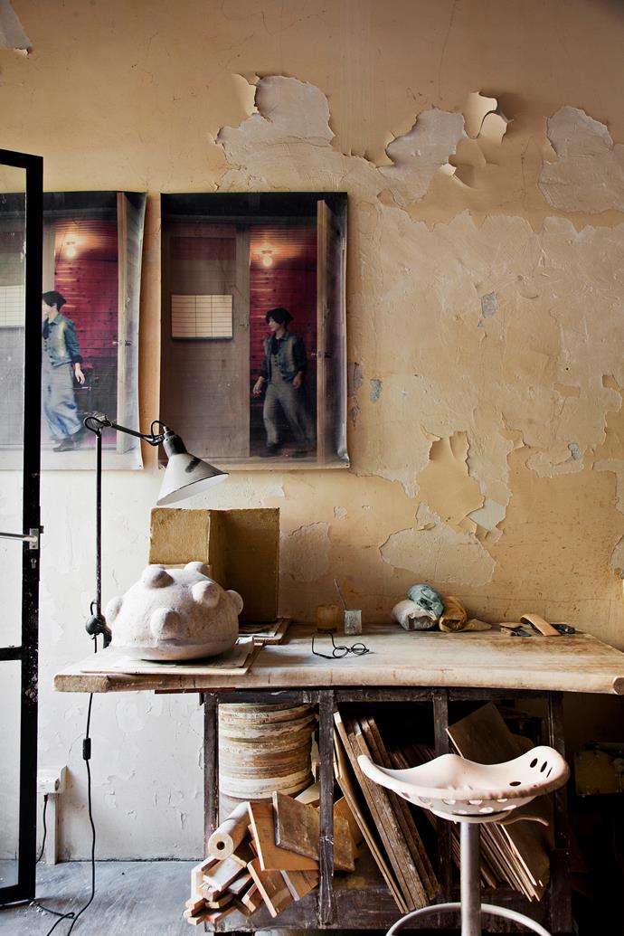 Setsuko’s ceramic studio celebrates peeling walls and old, industrial-style furniture, perhaps in the spirit of wabi-sabi.