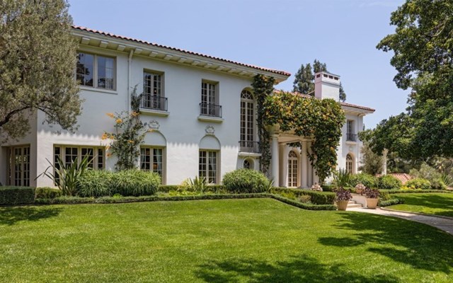 [Angelina Jolie's historic LA estate:](https://www.homestolove.com.au/angelina-jolie-buys-historic-32m-estate-in-la-5062|target="_blank") After her high-profile split from Brad Pitt and the property divorce that ensued, Angelina Jolie purchased this sprawling Loz Feliz estate in LA to start her new life. *Photo: Hilton & Hyland*