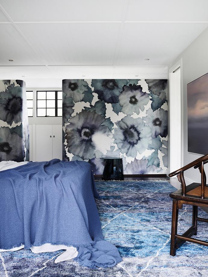 **Flower Empowered by [Decus](https://decus.com.au/|target="_blank"|rel="nofollow")** A large-scale, soft-focus floral wallpaper by Phillip Jeffries was the take-off point for a decor scheme that bridges masculine and feminine tastes in this Sydney bedroom. The textured paper wraps around to cloak the wardrobe joinery behind; dark-stained floorboards and inky soft furnishings balance the floral. The owners, parents of four, love the result. “It’s so rich in colour and texture and feels very luxurious.” *Photography: Anson Smart*