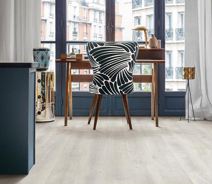 Quick-Step's laminate flooring in 'Venice Oak Light' brightens up this study and makes the space appear larger than it is. *Photo: [Instagram/quickstepfloors](https://www.instagram.com/quickstepfloors/|target="_blank"|rel="nofollow")*