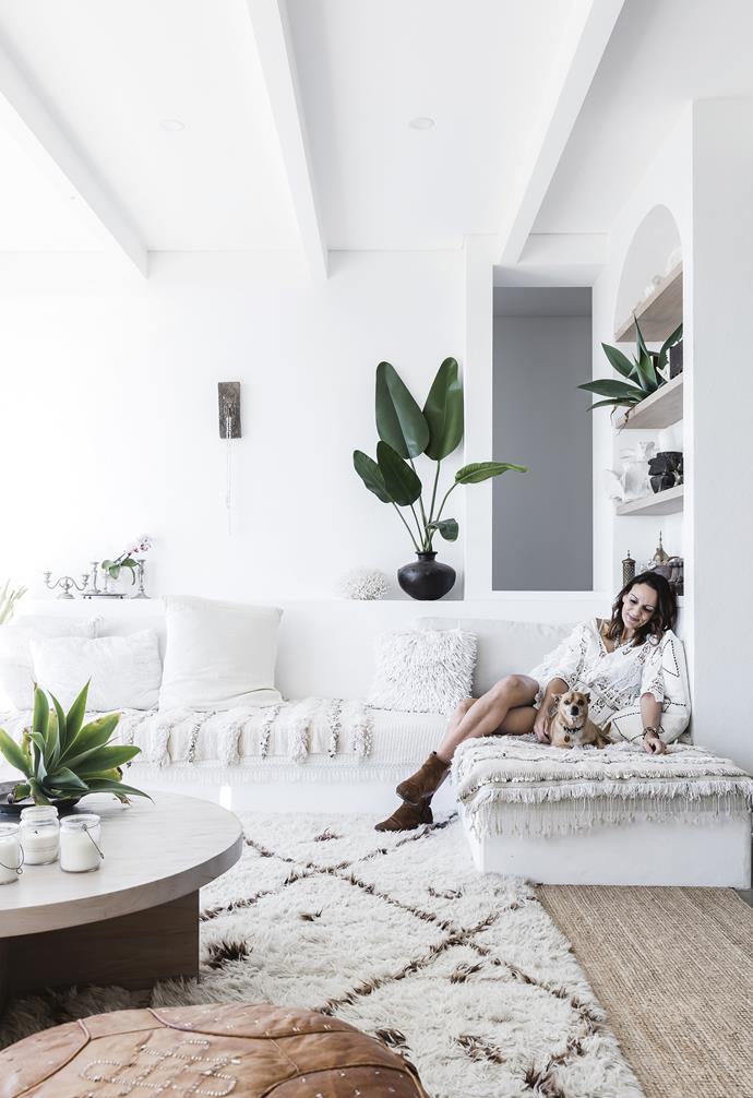 **Living area** The built-in sofa is dressed in Moroccan and Indian blankets, which add cosy texture and an element of sparkle with their little mirrored details. Moroccan wedding blankets, [Azul Bereber](https://azulberebershop.com/|target="_blank"|rel="nofollow"). *Styling: Hande Renshaw | Photography: Maree Homer.*