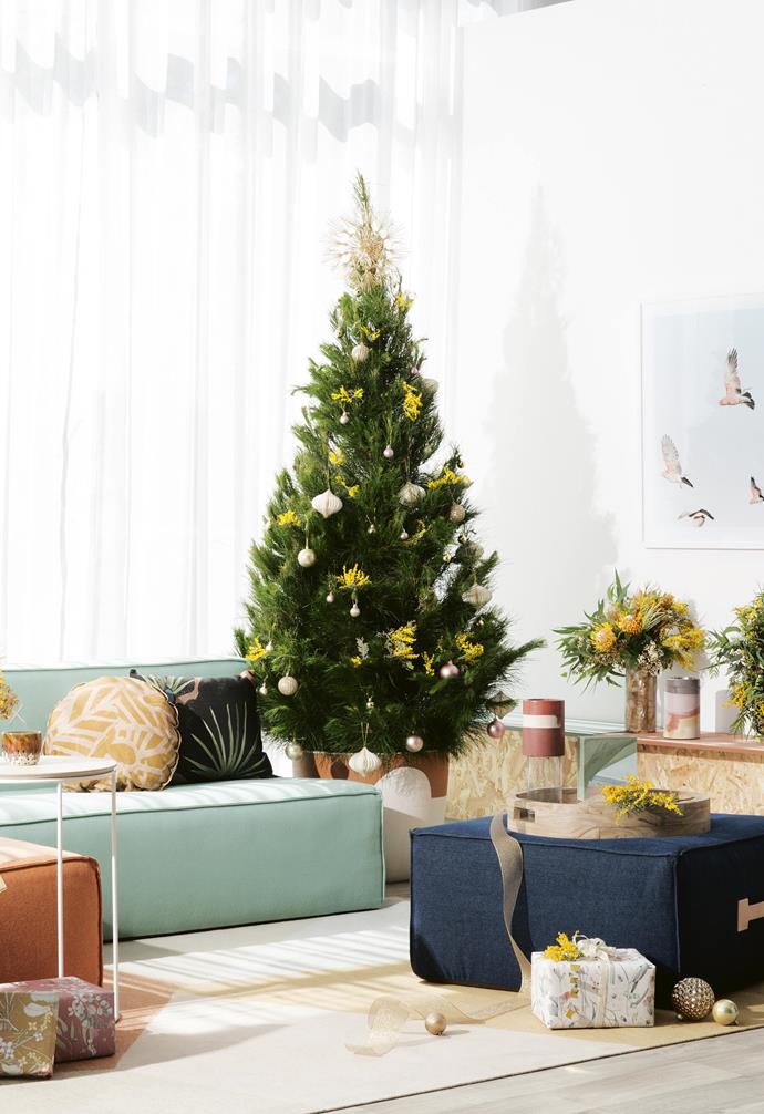 **Mod Oz Christmas** Beachy brights are balanced by ochre tones in this sleey yet nature-inspired scheme. *Styling by Jono Fleming with assistance by Chris Xi, Melissa McMeekin, Romain Dossou-Yovo and Katelyn Tripodi | Photography: Sam McAdam-Cooper*.