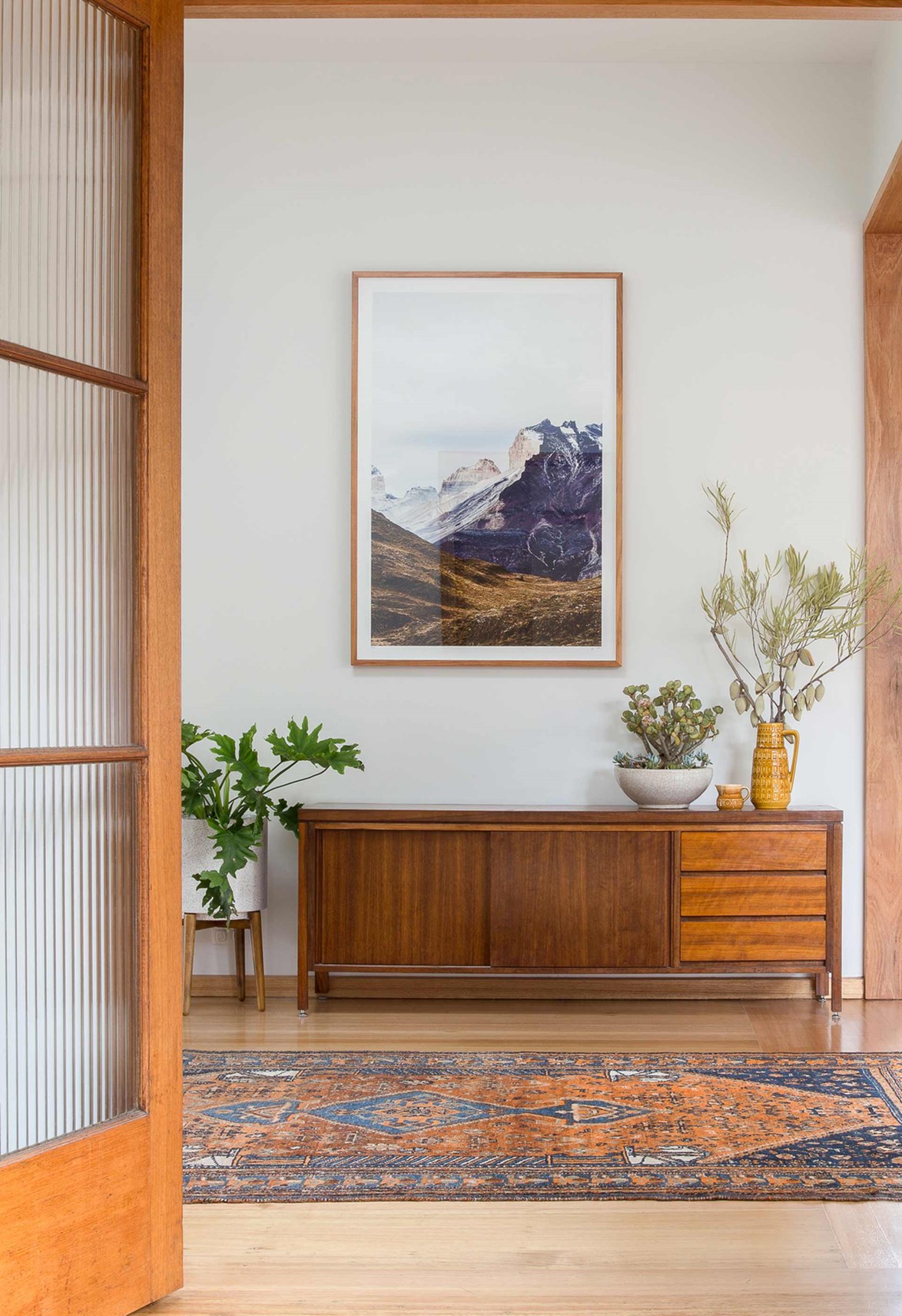 Lovers of mid-century modern design will be glad to know  that fluted glass works here too. For an easy way to incorporate the  trend in your home without knocking down walls, try installing a pair of fluted glass doors. Take cues from this [eco-friendly Californian bungalow](https://www.homestolove.com.au/eco-friendly-melbourne-bungalow-17260|target="_blank").