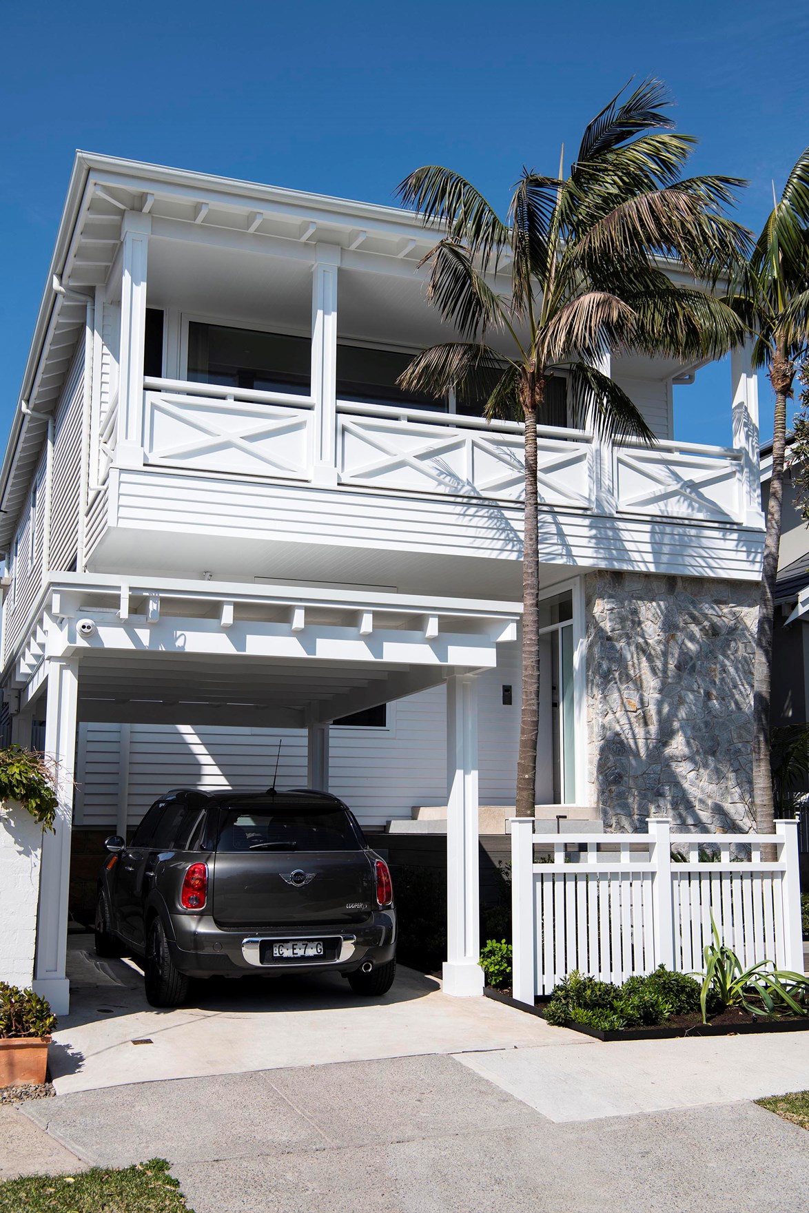 Sycon Linea cladding creates a classic Hamptons exterior.