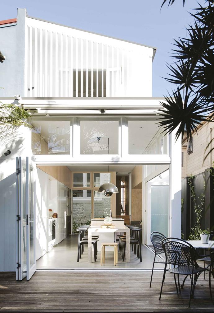From kitchen to dining to outdoor entertaining; [this renovated terrace](https://www.homestolove.com.au/relaxed-terrace-paddington-18366|target="_blank") in Sydney's inner-city suburb of Paddington has all the hallmarks of a contemporary home with plenty of flow and function.