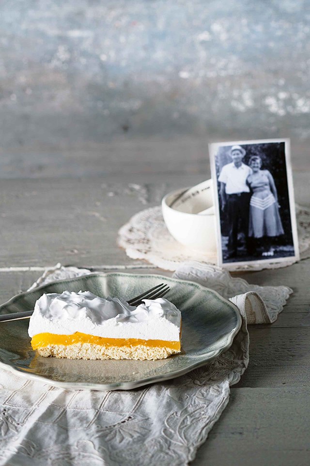 **[OLD-FASHIONED LEMON MARSHMALLOW SLICE](https://www.homestolove.com.au/lemon-marshmallow-slice-10676|target="_blank")**<br>
A crumbly biscuit base topped with layers of frothy marshmallow upon bed of zesty citrus curd make this old-fashioned lemon marshmallow slice recipe a family favourite.