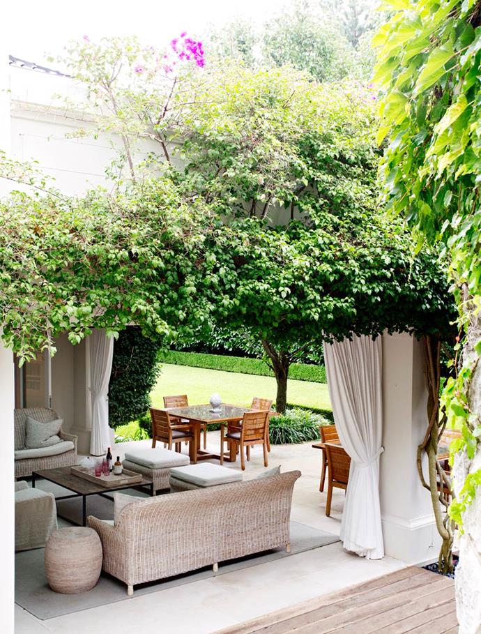 An easy connection between indoors and out has given the home a sense of space and low-key luxury thanks to Architect Michael Suttor and designer Marco Meneguzzi. The indoor-outdoor flow was maximised by bifold doors in the dining and living rooms that open to the terrace, turning the space into a beautiful outdoor room.