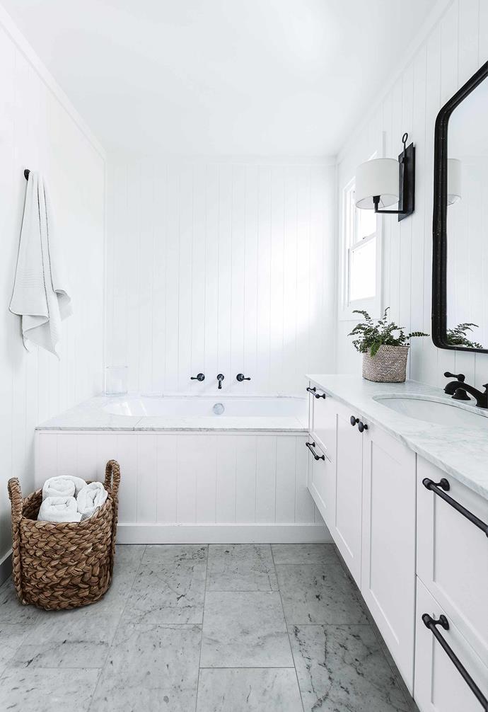 Keep the colour palette simple and refined with minimalist touches. Bathroom design: [Cottonwood & Co](https://cottonwoodandco.com/|target="_blank"|rel="nofollow"). Photo: Maree Homer
