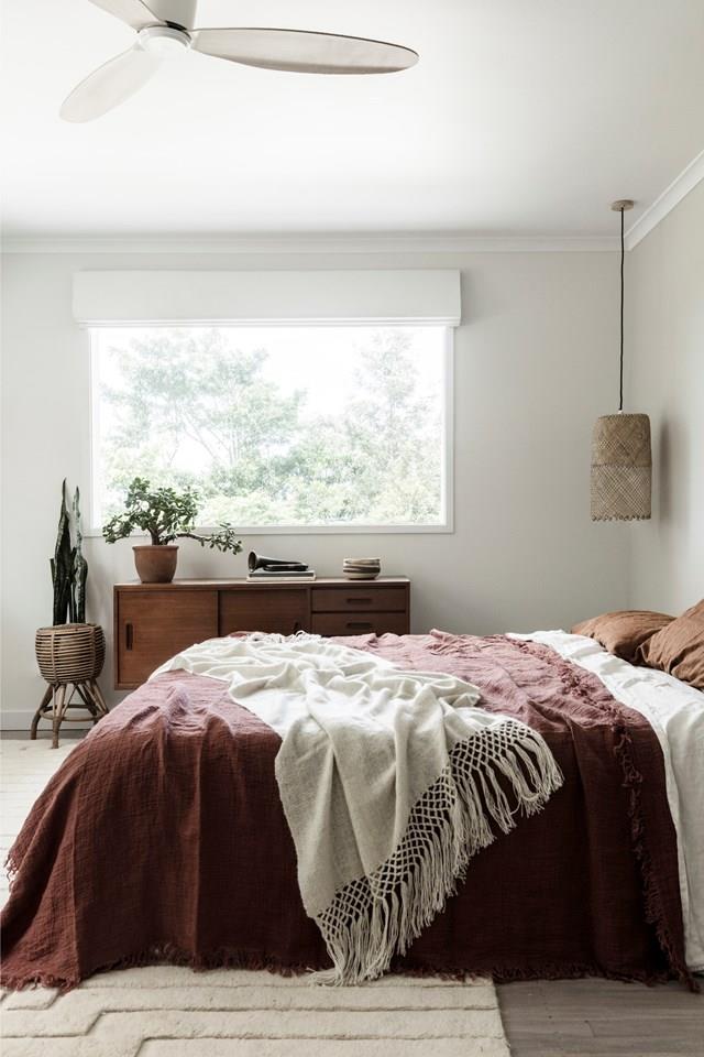 Natural textures, earthy hues and soft linen sheets combine to create a serene retreat in this 1970s [Byron Bay bungalow](https://www.homestolove.com.au/a-1970s-byron-bay-bungalow-updated-with-hygge-style-6983|target="_blank").