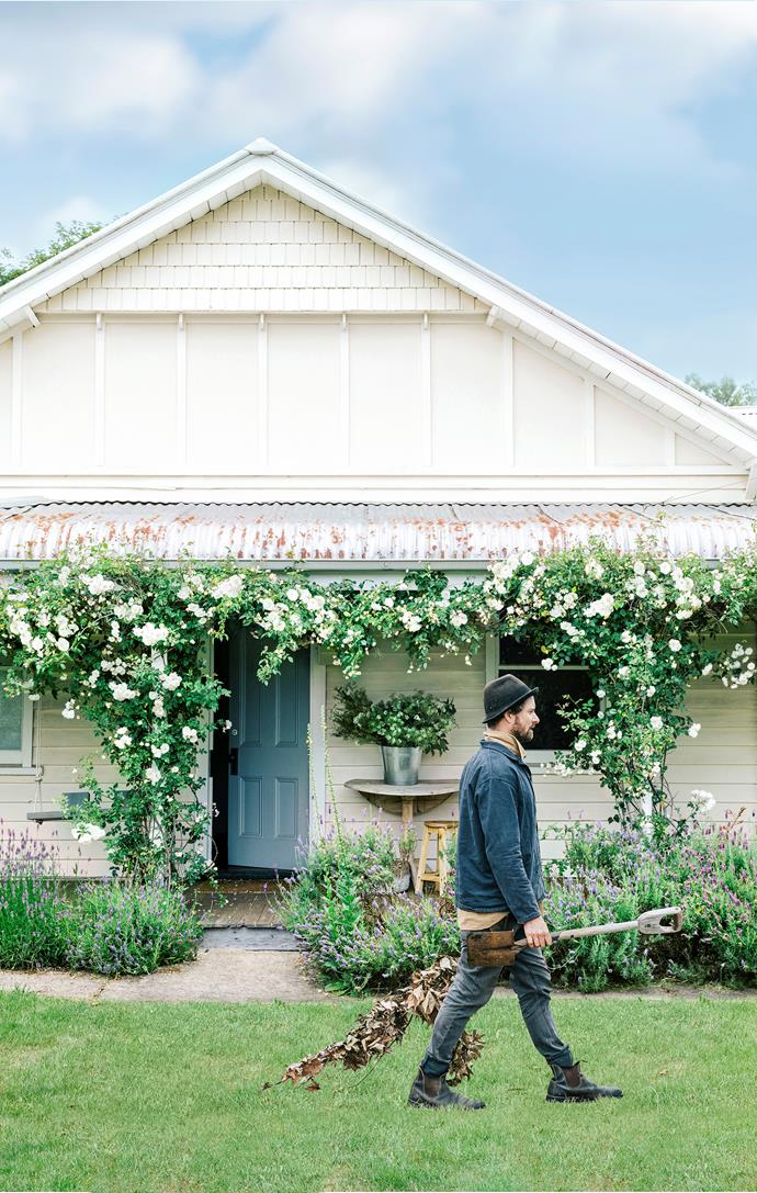 Garden designer Tim Pilgrim took great care when crafting and creating the spaces surrounding [The Estate Trentham](https://www.homestolove.com.au/meadow-style-garden-21839|target="_blank"), a gorgeous three bedroom Federation home owned by Lynda Gardener. As functional as it is beautiful, the garden spaces include kitchen gardens, fruit trees, and places for gathering, striking the perfect balance between planned spaces and a wilding meadow. "Most gardeners seem to choose one thing that they're good at and specialise in that, but I like being across it all," says Tim.