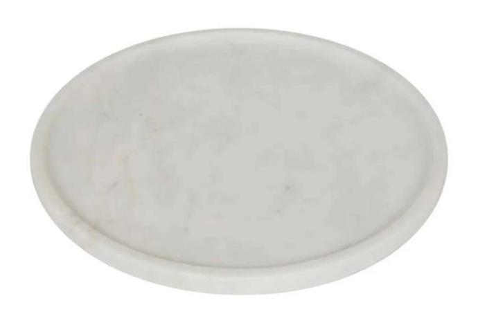 **[Ridge Round Marble Plate, $60, GlobeWest](https://www.globewest.com.au/browse/ridge-round-marble-plate|target="_blank"|rel="nofollow")**<br>
A stylish statement maker, this elegant marble tray is the perfect base for a colourful platter creation.