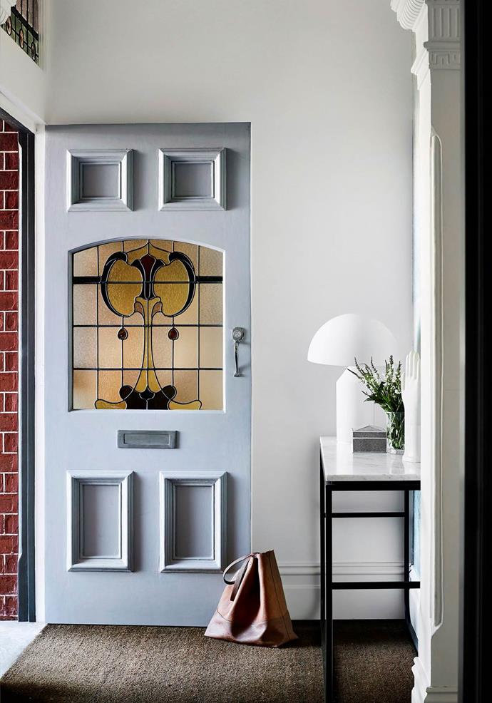 >> [10 welcoming front door designs to inspire](https://www.homestolove.com.au/front-doors-australia-6476|target="_blank").
