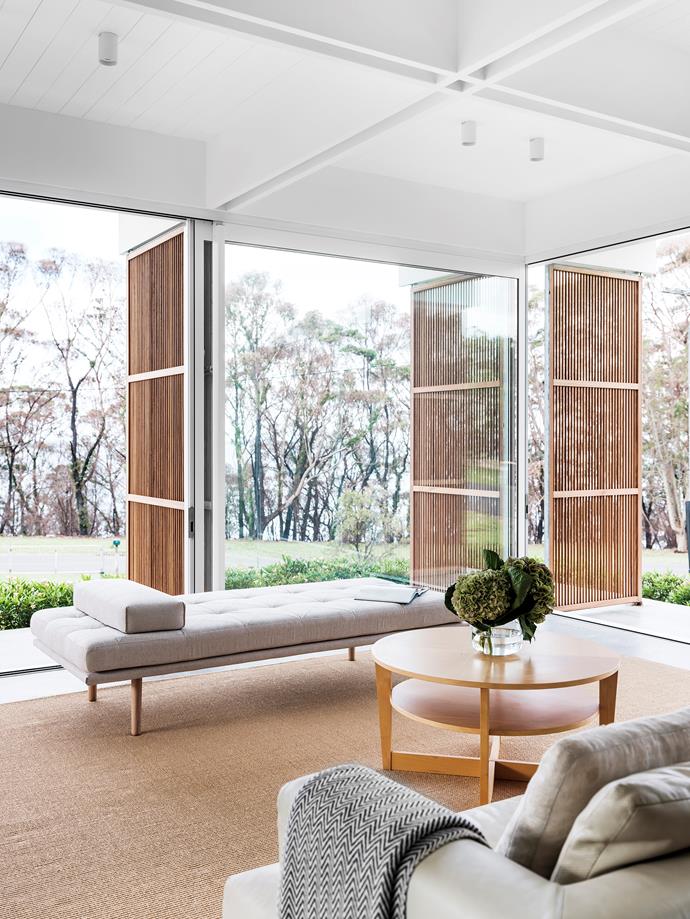 This [mid-century style home](https://www.homestolove.com.au/mid-century-modern-eco-friendly-home-22190|target="_blank") on the NSW South Coast boasts eco-friendly design that hits both sustainability and coastal cool aesthetic. The single-level home reads as a glass-walled pavilion, the pivoting timber-battened external screens providing privacy where needed.