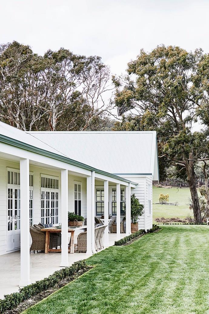 This [newly-built farmhouse](https://www.homestolove.com.au/modern-australian-farmhouse-design-21558|target="_blank") looks undeniably great, but the design choices serve an even more important purpose: to stave off bushfire and heat. "We always had a pretty good idea that it was to be traditionally Australian with a verandah for the heat and a high rating for bushfires, with cement sheeting weatherboards and tiles on the outside decking," says owner Clare.