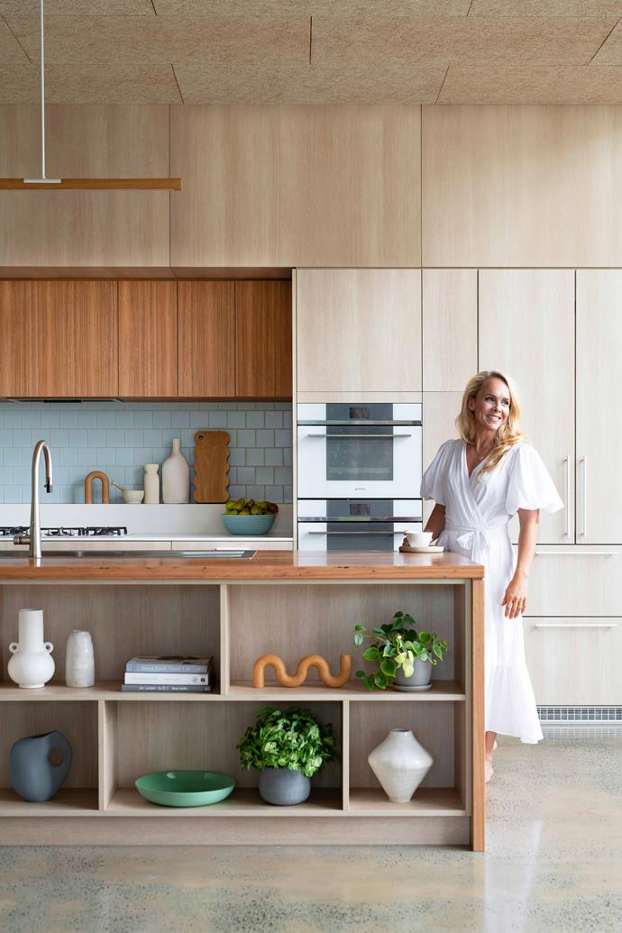 **KITCHEN ISLAND SHELVING**<br>
Kitchen islands serve several purposes – not only do they increase the amount of bench space, but they are also full of storage potential. In this [WWII Queenslander](https://www.homestolove.com.au/queenslander-double-height-renovation-22963 |target="_blank"), the external-facing side of the island has been transformed into a shelf, where recipe books and trinket trays are kept. This will help keep your benchtop clutter free.