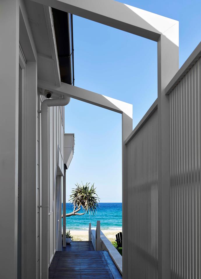 Entry to the property is along this side walkway: "as visitors walk along there they see the pandanus palm and the ocean – the beach is the entry to the house" says Harry.