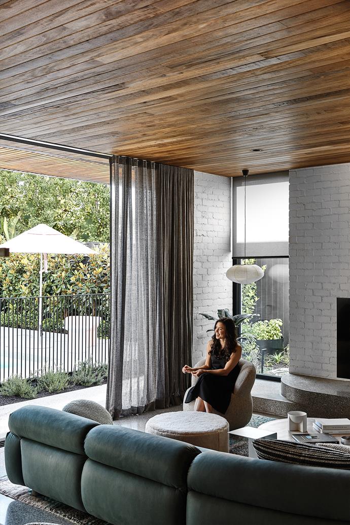 In their first new build, owners Cameron and Ebony created a dwelling large enough for a family. The living space opens to the outdoor entertaining spaces and features a number of pieces by [Jardan](https://www.jardan.com.au/|target="_blank"|rel="nofollow"): a Valley sofa, Joy armchairs and an Alice coffee table.