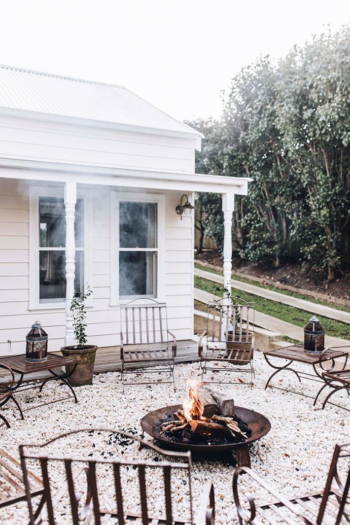 Nestled in the heart of NSW's historic town of Berry, this [light-filled cottage](https://www.homestolove.com.au/sinclairs-of-berry-nsw-farmstay-23113|target="_blank") makes for the perfect weekend country escape. Dubbed Sinclairs of Berry, the property is imbued with the personality of its creator, with no shortage of homely touches. "We designed and built the house to one day live in ourselves," explains Caroline Sinclair, who makes a point of greeting all of her guests upon arrival.