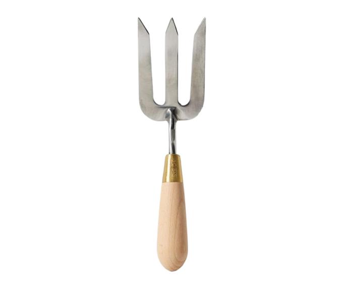 **[Garden Fork by Sophie Conran, $45, Aura Home](https://www.aurahome.com.au/sophie-conran-garden-fork|target="_blank"|rel="nofollow")**
<br>
Good quality gardening tools are always a welcome gift. This fork by Sophie Conran features a beautiful and comfortable to hold wooden handle with gold detailing. The range also includes [secateurs](https://www.aurahome.com.au/sophie-conran-secateurs|target="_blank"|rel="nofollow"), [trowels](https://www.aurahome.com.au/sophie-conran-trowel|target="_blank"|rel="nofollow") and [weeders](https://www.aurahome.com.au/sophie-conran-weeder|target="_blank"|rel="nofollow").