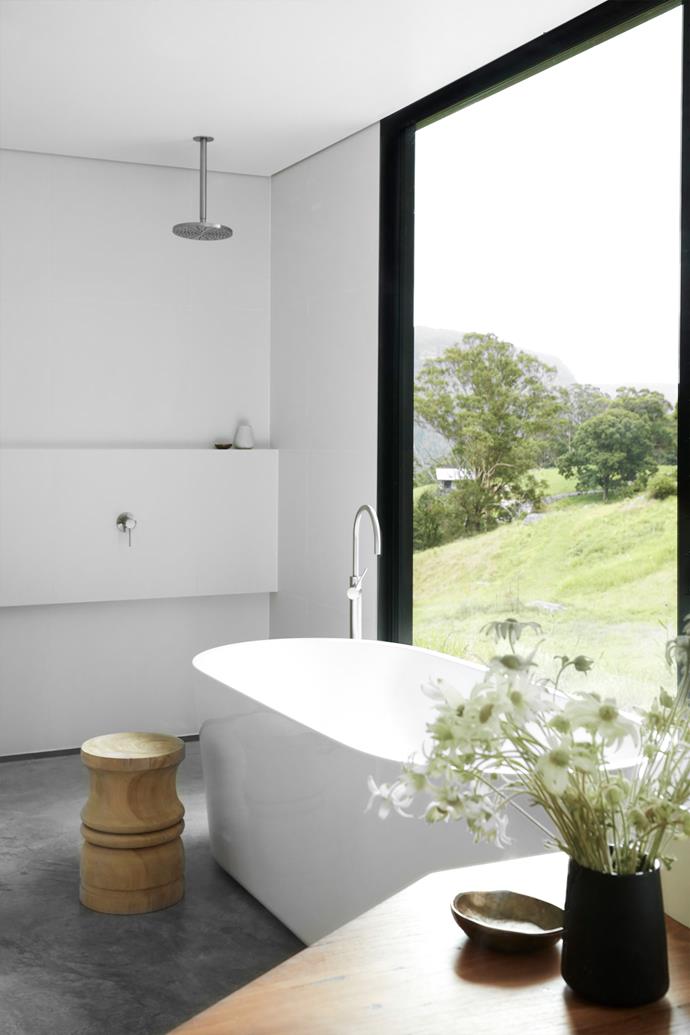 The five ensuite bathrooms were expertly situated to allow for large windows without compromising privacy. Bathtub, [Forme](https://www.formebathroomcollection.com.au/|target="_blank"|rel="nofollow"). Tapware, [Phoenix](https://www.phoenixtapware.com.au/|target="_blank"|rel="nofollow").