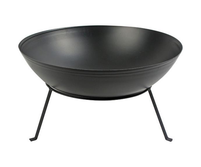 **[Flex Furniture Black Steel Firepit, $149, Temple & Webster](https://click.linksynergy.com/deeplink?id=bbwaLgc15mM&mid=41108&murl=https://www.templeandwebster.com.au/Black-Steel-Fire-Pit-OL1033-FLFU1099.html&u1=homestolove.com.au/best-fire-pits-under-200-6516|target="_blank"|rel="nofollow")**<br>
Made from steel, this simple fire pit design by Flex Furniture will do the job. Featuring a modern, black finish, it will look great in any style of backyard or courtyard. **[SHOP NOW](https://click.linksynergy.com/deeplink?id=bbwaLgc15mM&mid=41108&murl=https://www.templeandwebster.com.au/Black-Steel-Fire-Pit-OL1033-FLFU1099.html&u1=homestolove.com.au/best-fire-pits-under-200-6516|target="_blank"|rel="nofollow")**