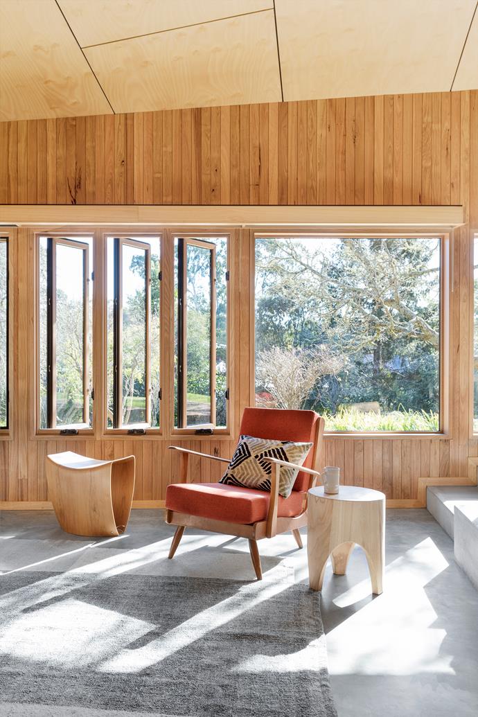 Reclaimed timber and concrete combine for a fuss-free interior that's in tune with this [100-year-old cottage's](https://www.homestolove.com.au/sustainable-cottage-renovation-5960|target="_blank") laidback country setting.