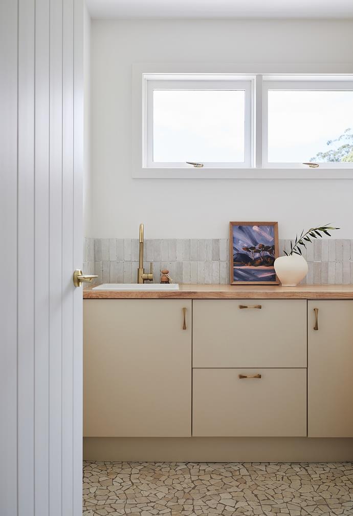 *Photographer: Alicia Taylor | Stylist: Kerrie-Ann Jones*
Kerrie-Ann used Light Sand in Aquanamel from Dulux when painting the cabinet doors.