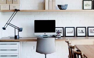 desk-space-wallpaper-black-and-white