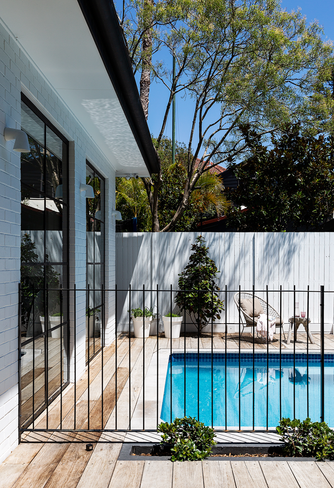 When it comes to choosing your pool edging, you're not limited to one material. The pool at [this old Victorian charmer](https://www.homestolove.com.au/elegant-renovated-victorian-home-mosman-22468|target="_blank") in Mosman features light timber decking and a limestone tile edge. 