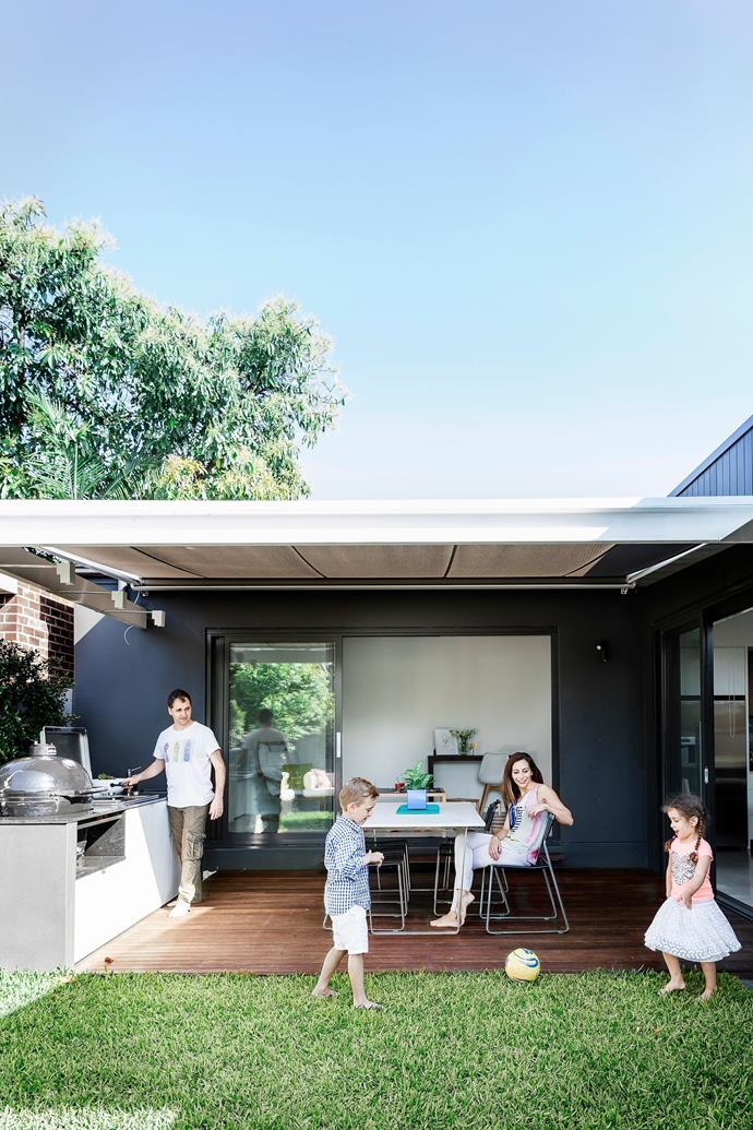 Where the house ends and the garden starts is hard to determine in [this modern home with an inconspicuous 1940s facade](https://www.homestolove.com.au/1940s-facade-hides-a-sizzling-21st-century-home-3269|target="_blank"). A retractable Eureka Awnings shade covers the outdoor dining space, creating a whole extra room in the home. 