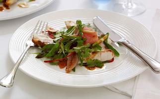 Seared kingfish with crunchy salad
