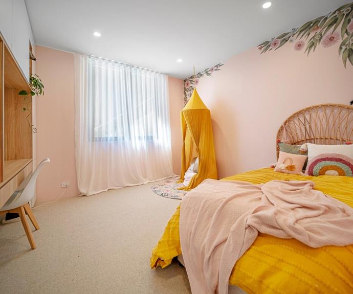 Harlow's bedroom is full of peachy-keen tones. The couple opted to use [Gyprock](https://www.gyprock.com.au/|target="_blank"|rel="nofollow") Superchek plasterboard and Supaceil to reduce sound transmission between rooms – a must with young kids!