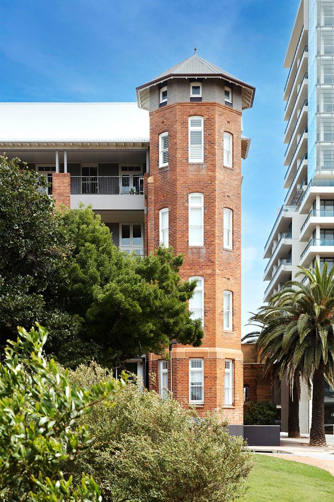 Formerly part of the Royal Newcastle Hospital, this beautiful heritage building was converted into 12 apartments in 2003. Christa and Art's is on the oceanside.