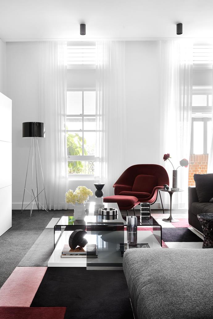 Fiam Layers coffee table, Fanuli. [Flos 'Ray F2' floor lamp](https://www.ambientedirect.com/en/flos/ray-f2-floor-lamp_pid_2398.html|target="_blank"|rel="nofollow") and 'Kap' down lights, all Euroluce. Rene rug by Greg Natale for Designer Rugs.