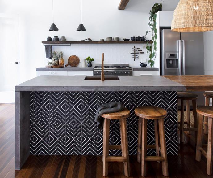 A mixture of textures and pattern call for tonal tapware in [this Harvey Bay beach house.](https://www.homestolove.com.au/white-coastal-home-queensland-22306|target="_blank")