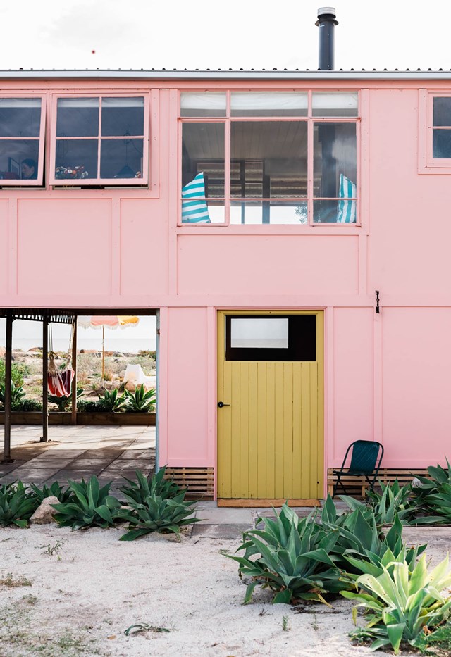[Love & Mutiny](https://www.homestolove.com.au/love-and-mutiny-airbnb-23638|target="_blank") is an authentic 1950s beach shack on South Australia's Yorke Peninsula. After the success of their [first Airbnb listing in nearby Marion Bay](https://www.homestolove.com.au/marion-bay-accommodation-20644|target="_blank"), sisters Emma and Sarah 'quit their day jobs' to focus on hosting duties.