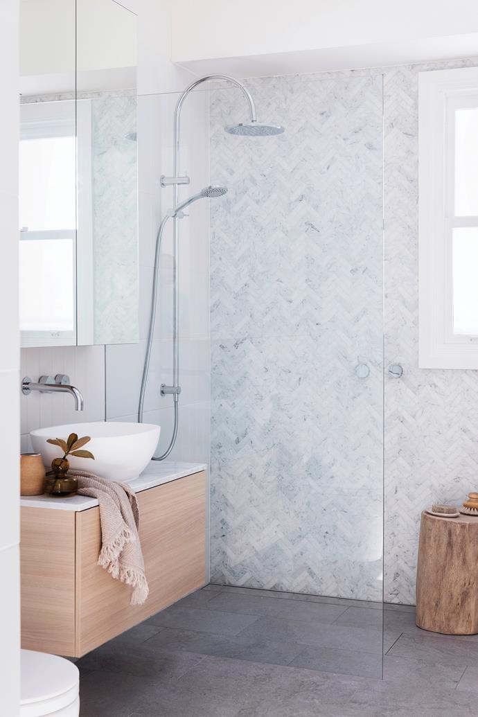 Lining the shower is a feature wall in Bianco Carrara fan-mosaic tiles from [Bisanna](https://www.bisanna.com.au/|target="_blank"|rel="nofollow"). Pegasi shower from Faucet Strommen and Milli Pure taps from [Reece](https://www.reece.com.au/|target="_blank"|rel="nofollow"). Towel, [Cultiver](https://cultiver.com.au/|target="_blank"|rel="nofollow").