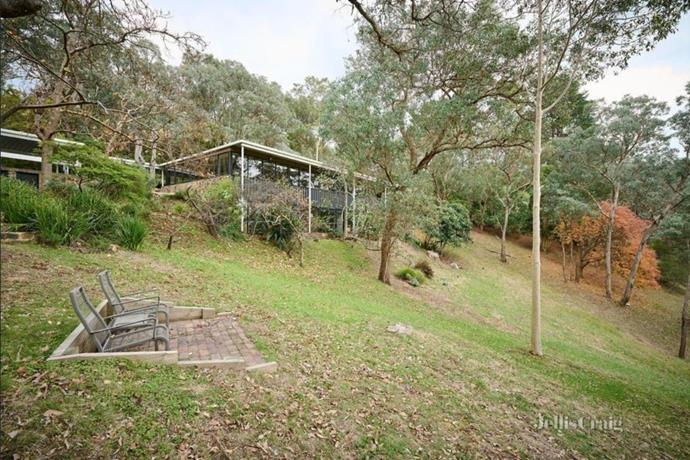 Country meets city in North Warrandyte and 2 acres will afford you plenty of space and privacy.