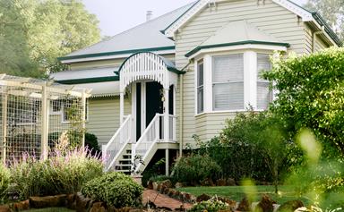 A characterful Toowoomba farmhouse gets an infusion of colour