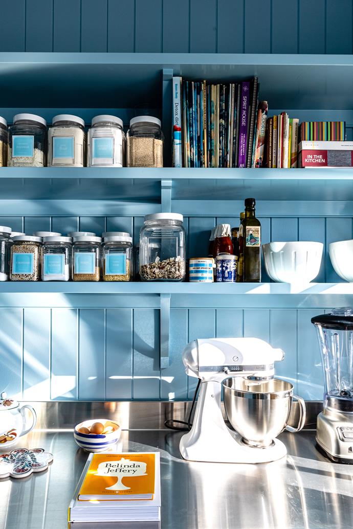 The perfect butler's pantry in a symphony of blue.