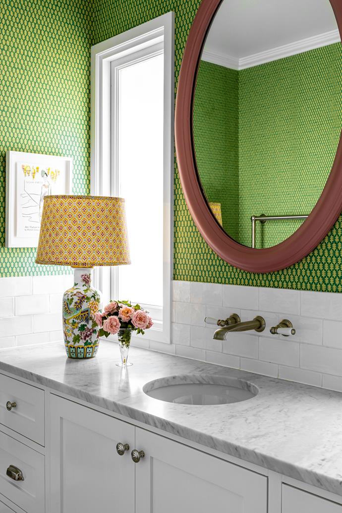 **ENSUITE** Green and pink is an inspired combination, with striking Stroheim 'Edie' wallpaper in Jade (try [The Textile Company](https://www.textilecompany.com.au/|target="_blank"|rel="nofollow")) and an antique mirror repainted in Porter's Paints Rosewood.