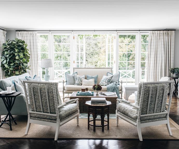 **SUNROOM** "This is one of my favourite rooms in the house year-round, as it's a beautiful place to sit and take in the view," Melinda says, referring to the leafy outlook of ornamental pear trees. Framed by French doors and [Barclay Butera](https://barclaybutera.com/|target="_blank"|rel="nofollow") 'Bilateral' curtains in 'Oceana', the serene sunroom is evidence of the interior aficionado's decades-long devotion to collecting beautiful furniture and homewares, such as the pair of custom spool armchairs upholstered by [MHI](https://www.melindahartwright.com/|target="_blank"|rel="nofollow") in Penny Morrison 'Nankeeng Blue' fabric.