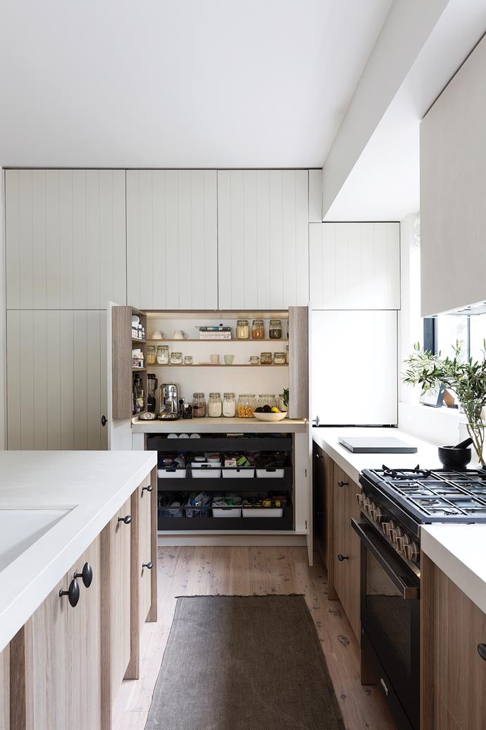 In this Bondi project, Chloe spent money on appealing features such as the kitchen's [Polytec](https://www.polytec.com.au/|target="_blank"|rel="nofollow") laminate cabinetry and [Caesarstone](https://www.caesarstone.com.au/|target="_blank"|rel="nofollow") Cloudburst Concrete benchtops.