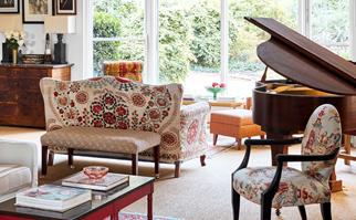 colourful english-style living room 