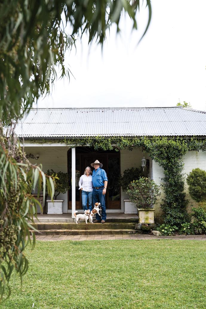 Intoxicating star jasmine tumbles over the verandah at this [country cottage in the Upper Hunter region](https://www.homestolove.com.au/farmhouse-christmas-upper-hunter-valley-nsw-24262|target="_blank"). The original timber homestead was constructed in the late 1950s and purchased by Annie Bell off her parents in 1999. "I wanted to create a comfortable, functional home, with some lovely spaces to come home to," she says.